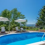Emma, A Charming In An Idyllic Location Ner The Sea * Strmac
