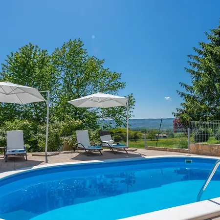 Emma, A Charming In An Idyllic Location Ner The Sea * Strmac
