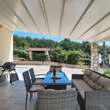 Hébergement de vacances Emma, A Charming In An Idyllic Location Ner The Sea