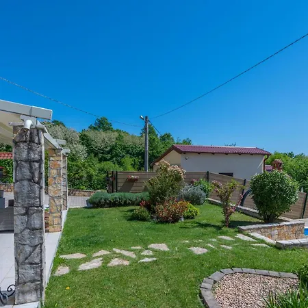 Emma, A Charming In An Idyllic Location Ner The Sea Hébergement de vacances Strmac